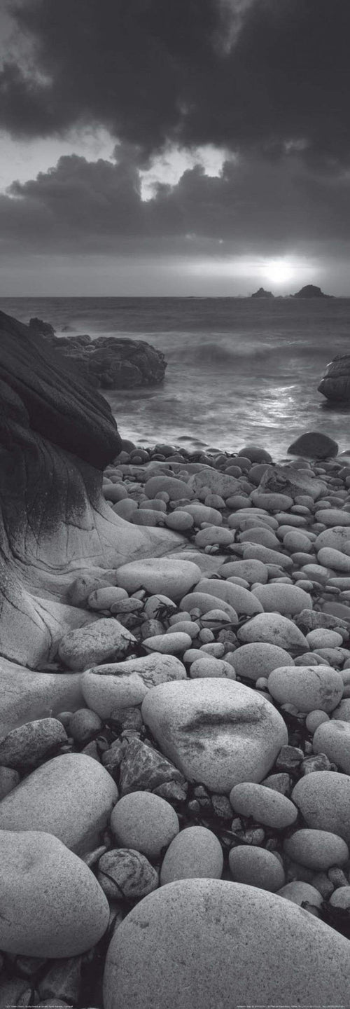 Helen Dixon Rocky beach at sunset Kunstdruk 33x95cm | Yourdecoration.be