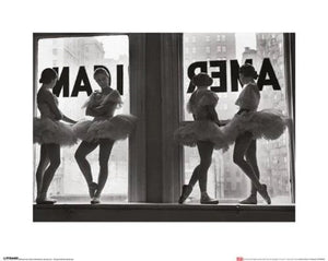 Kunstdruk Time Life Ballet Dancers In Window 50x40cm Pyramid PPR43063 | Yourdecoration.be