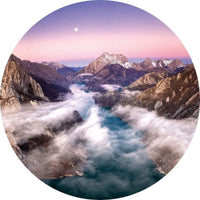 Wizard+Genius Over the Mountains Vlies Fotobehang 140x140cm rond | Yourdecoration.be
