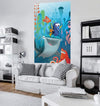 Komar Finding Dory Aquarell Vlies Fotobehang 150x250cm 3 banen Sfeer | Yourdecoration.be