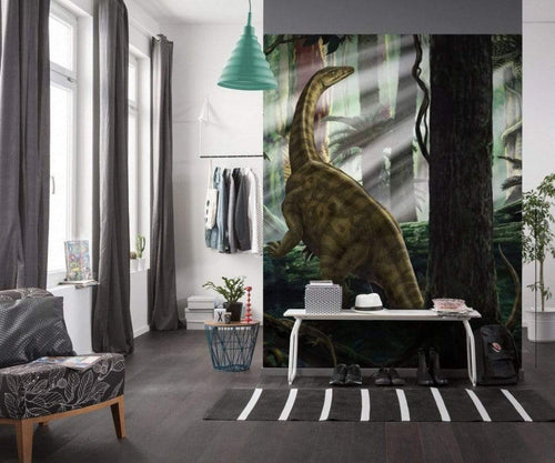 Komar Riojasaurus Forest Vlies Fotobehang 250x280cm 5 Banen Sfeer | Yourdecoration.be